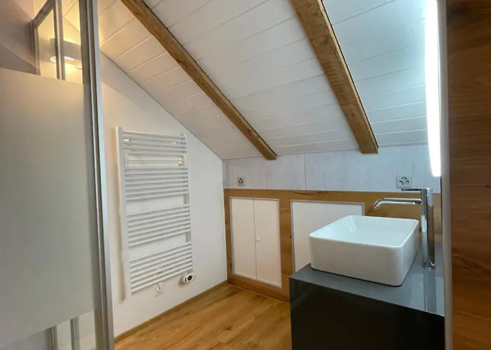 Schlafen Unterm Dach In Ch Bed & Breakfast